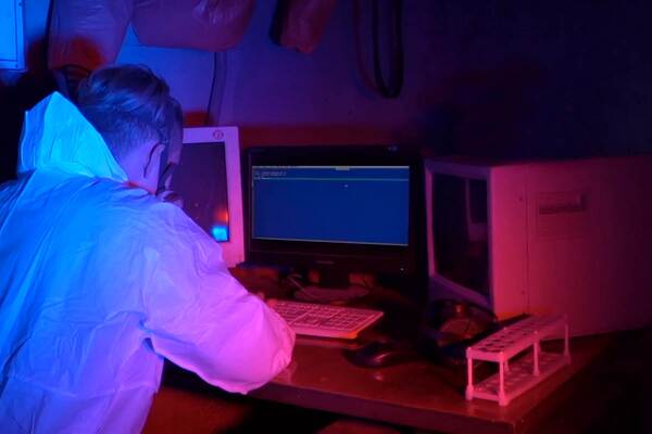 Фотография перформанса «F.E.A.R. 2.0»